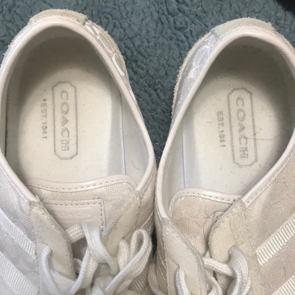 Coach - Picture 3 of 3